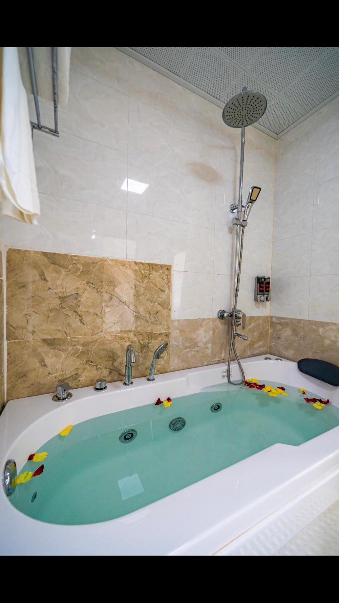 Ha Long Park Hotel מראה חיצוני תמונה